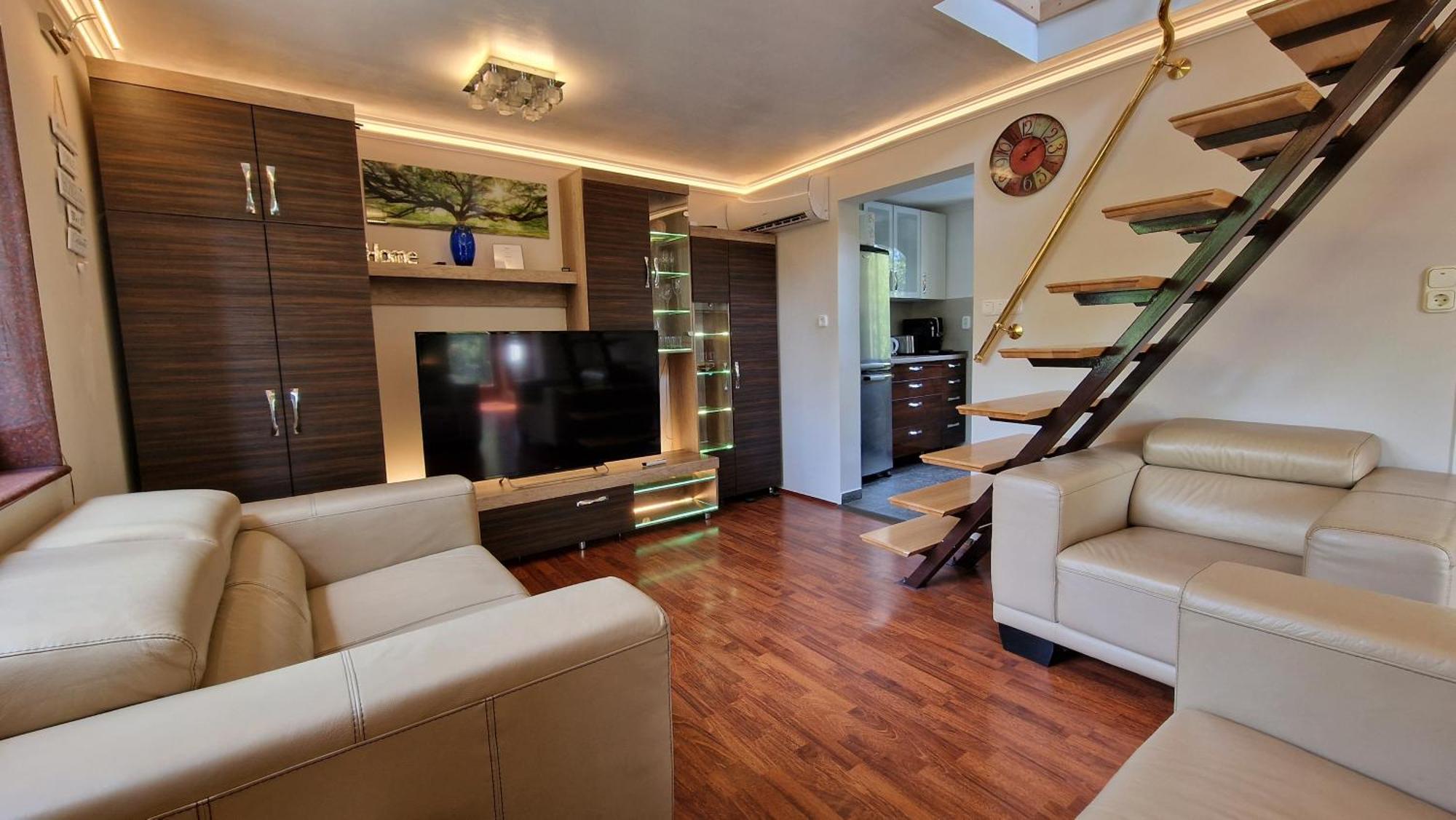 PilisszentivanPilis Hills View Deluxe House With Pool & Ac Near Bp别墅 外观 照片